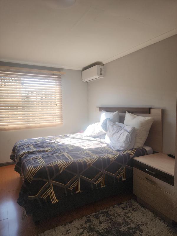 4 Bedroom Property for Sale in Pelikan Park Western Cape
